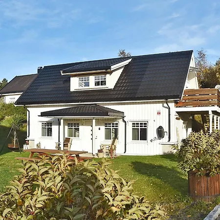 4 Person Holiday In Oksvoll